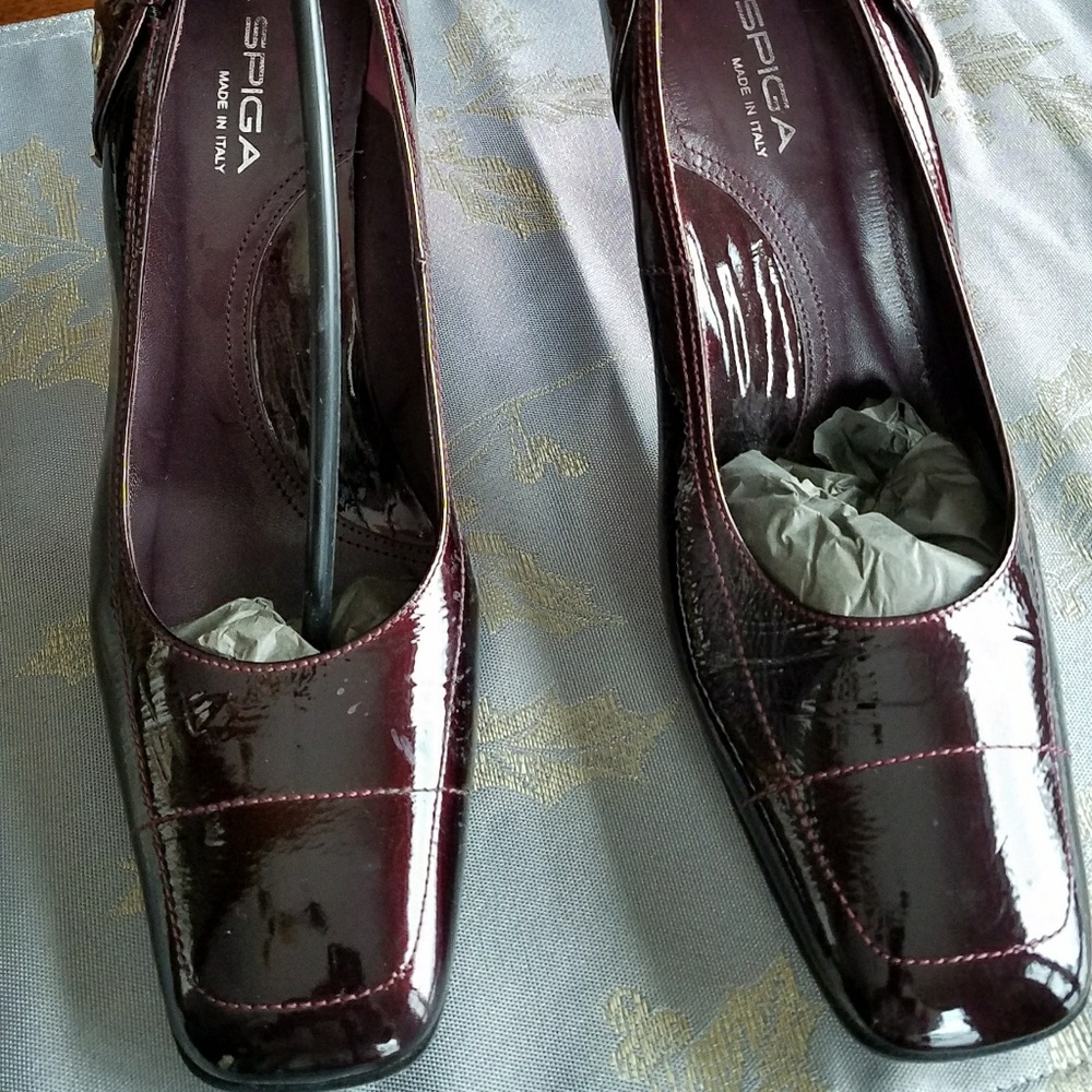 Via Spiga Deep burgandy patent heels size 10